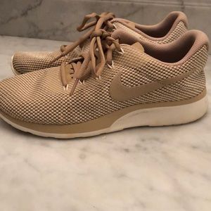 tan nike tennis shoes